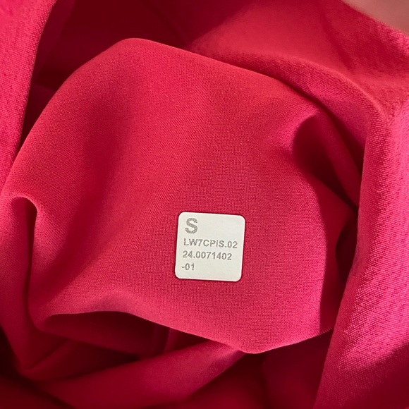 {Lululemon} Stretch Woven Relaxed-Fit High-Rise Short 4" in Cherry Mist - Small - Picture 9 of 11